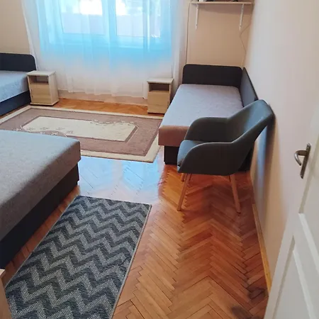 Bandi Vendeghaz Apartmán *