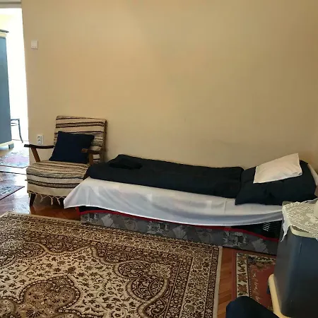 Apartment Bandi Vendeghaz *